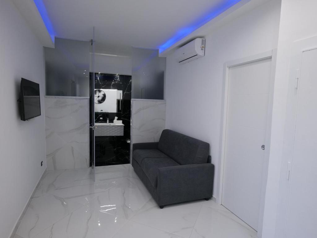Apartamento La Dimora Di Dominique Bari Exterior foto
