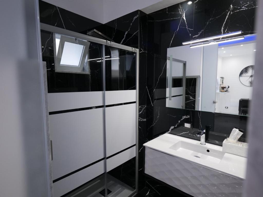 Apartamento La Dimora Di Dominique Bari Exterior foto